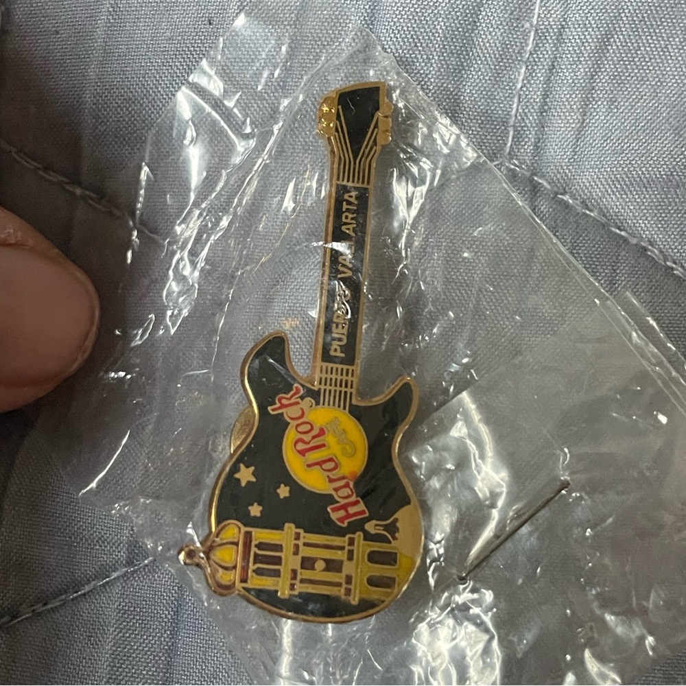 Hard Rock Collectors Pin
Puerto Vallarta
Original packaging